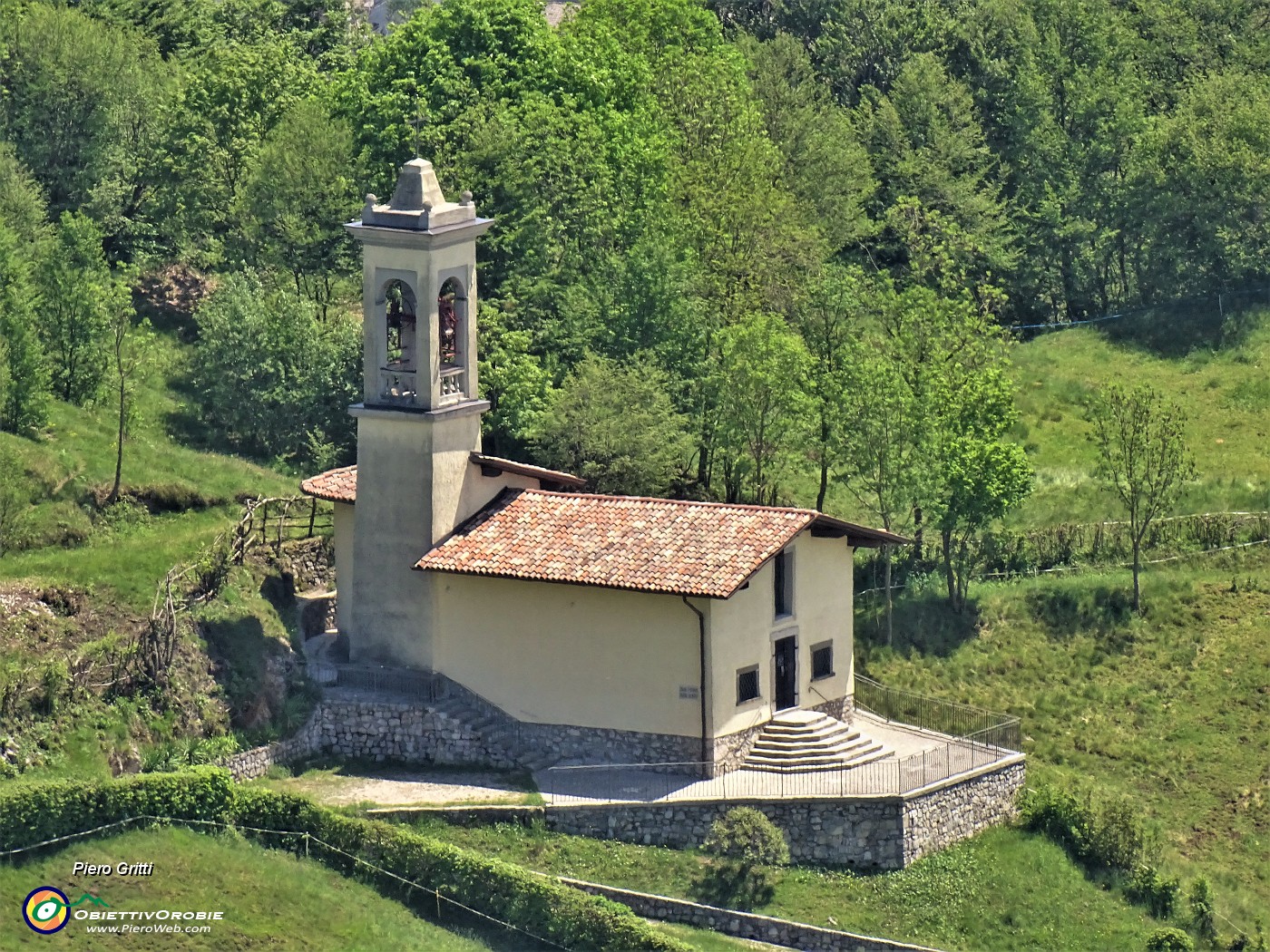 75 Zoom sulla antica chiesetta di San Barnaba di Salmezza.JPG